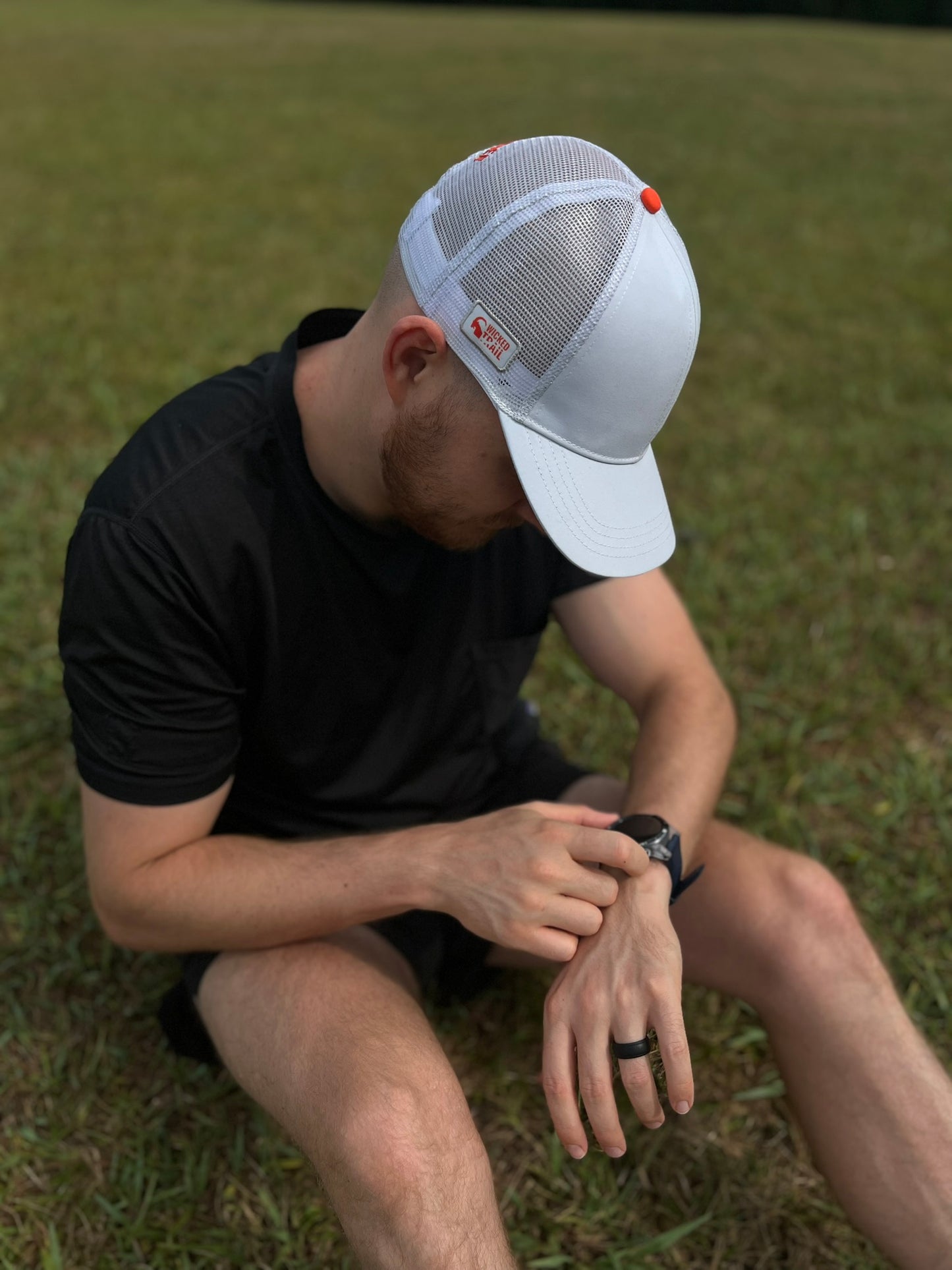 'UltraRunner' Running Trucker Hat - Light Gray
