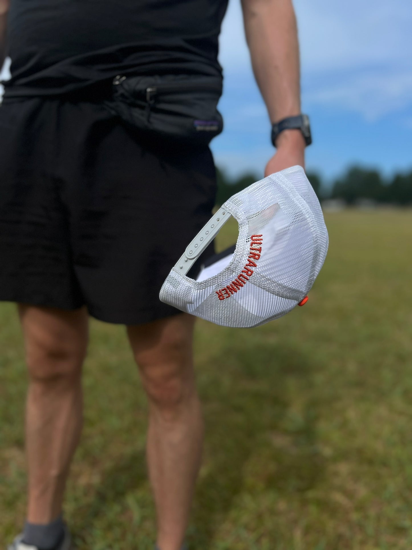 'UltraRunner' Running Trucker Hat - Light Gray