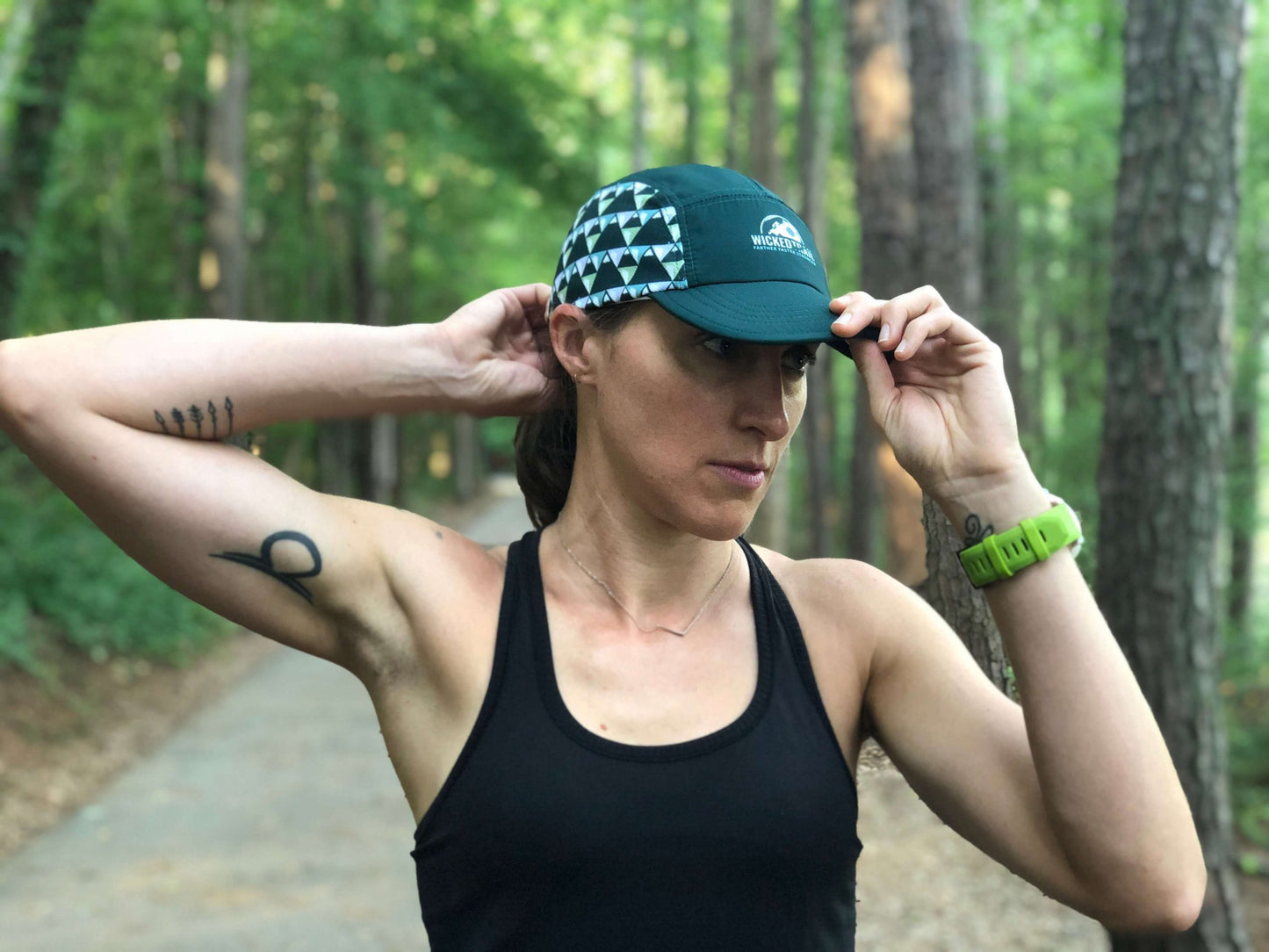 Geometric 5 Panel Running Hat - Green Mountains