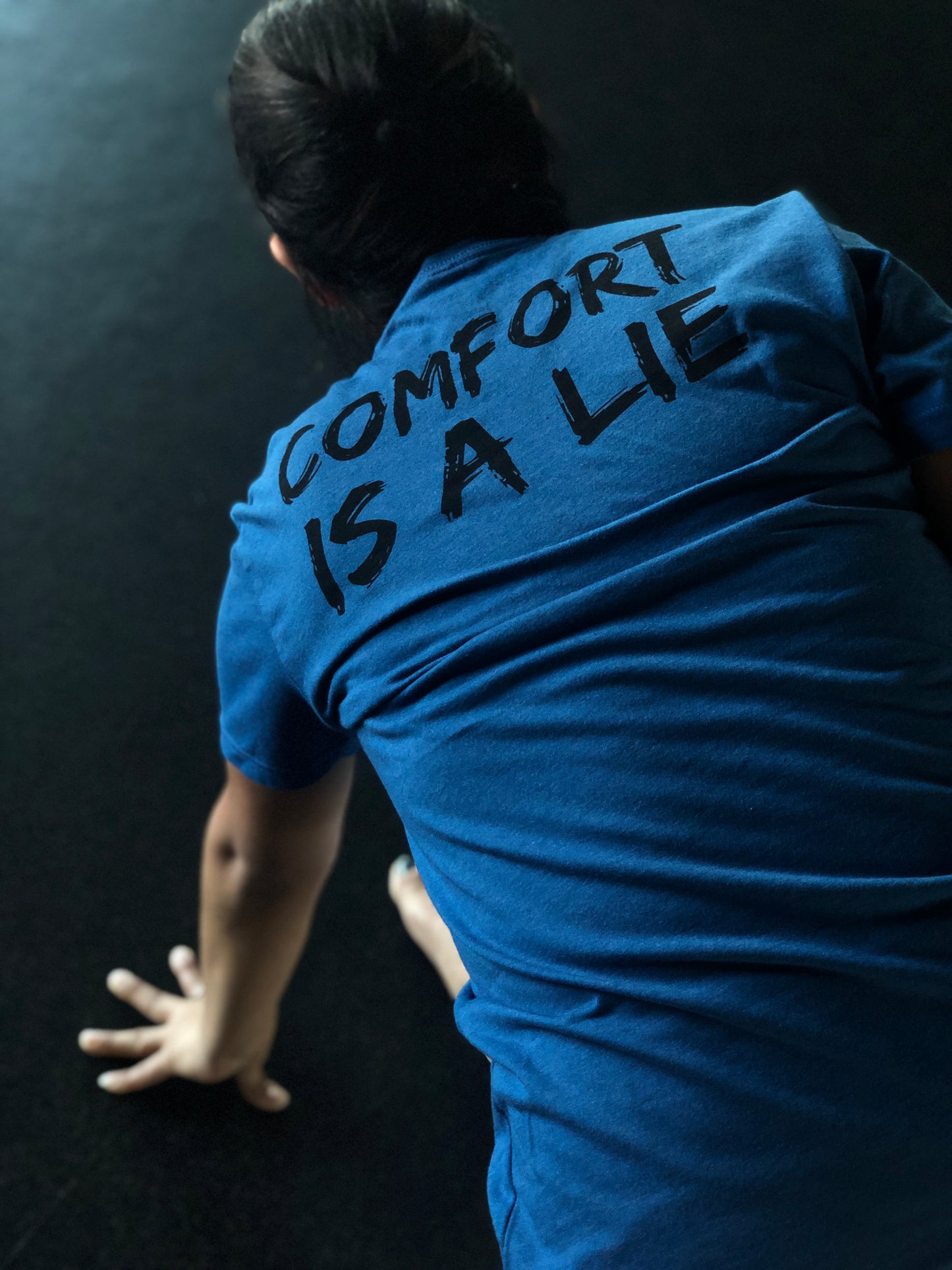 'Comfort Is A Lie' Strength Tee - Electric Blue